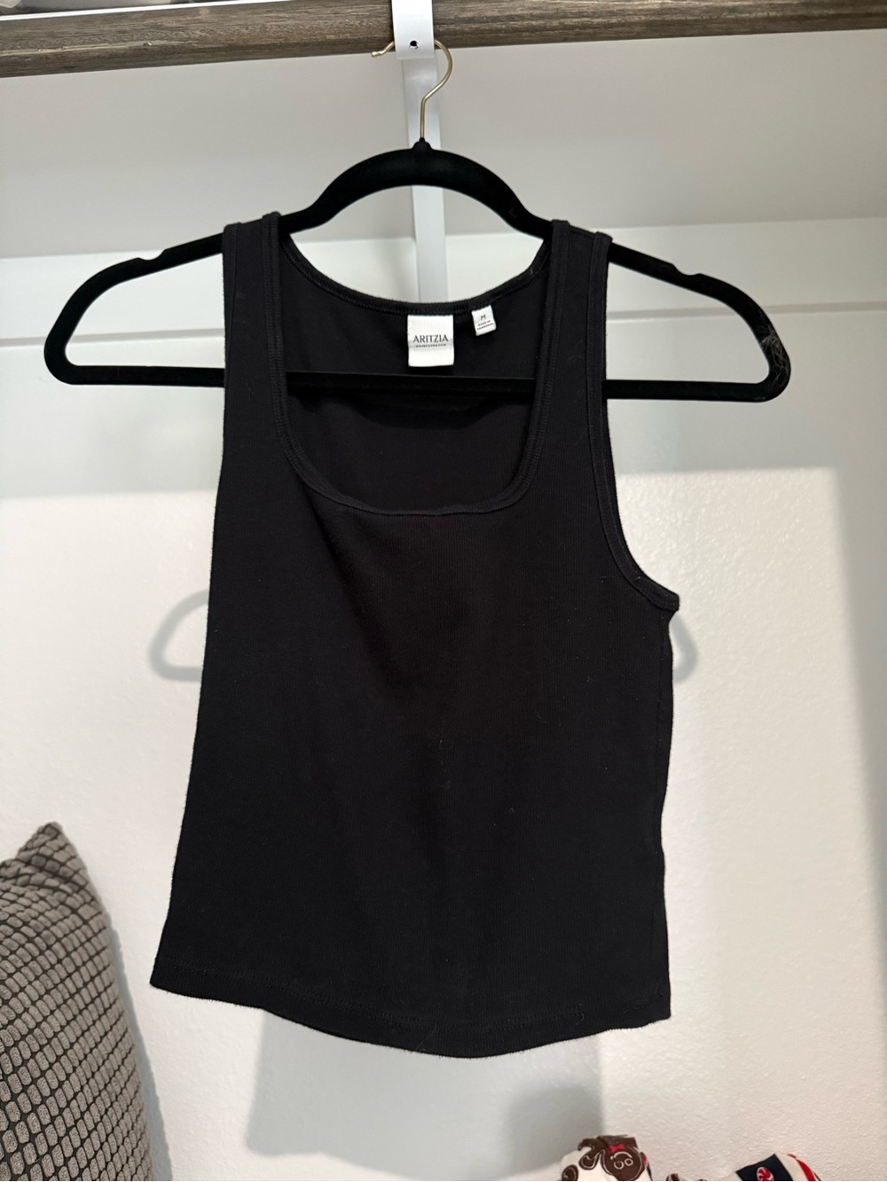 Aritzia TNA Tank Tops